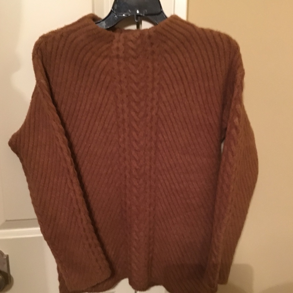 Great Kinnucan’s NWOT sweater